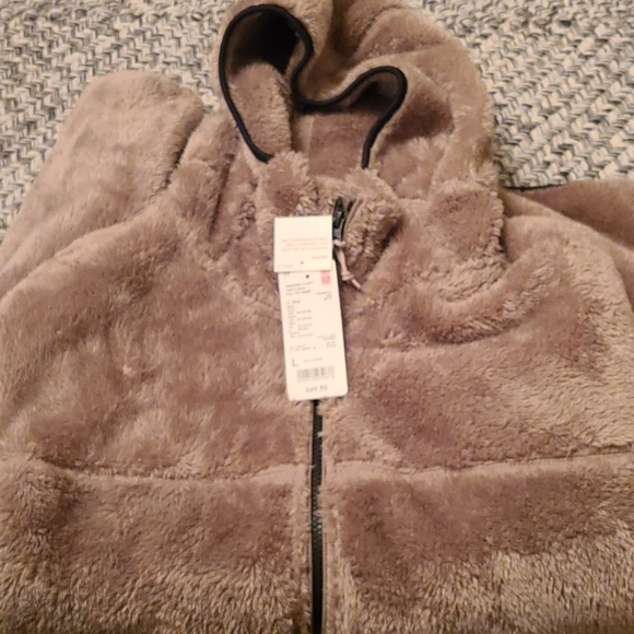 Uniqlo Windproof Fluffy Yarn Fleece Zip 